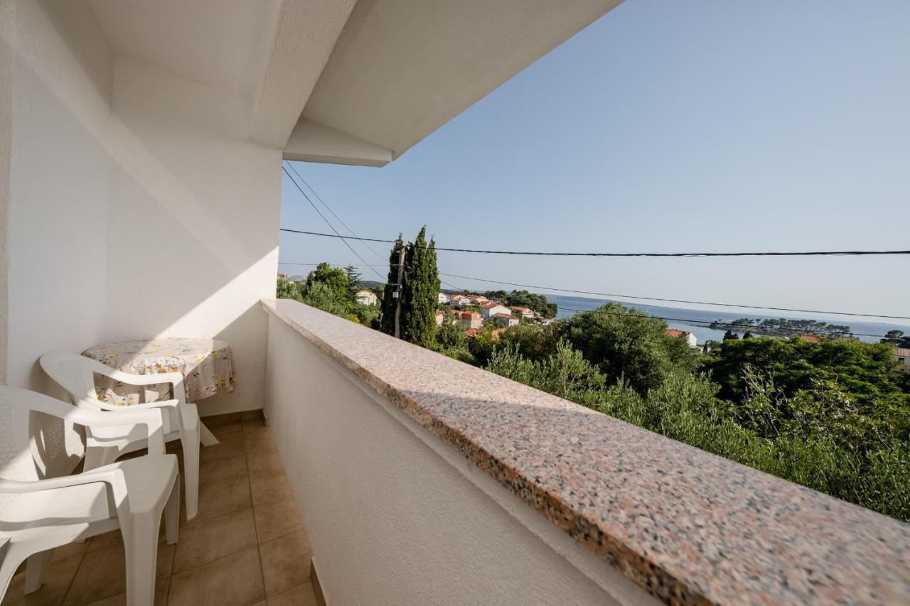 Apartments Mladenka In Banjol المظهر الخارجي الصورة