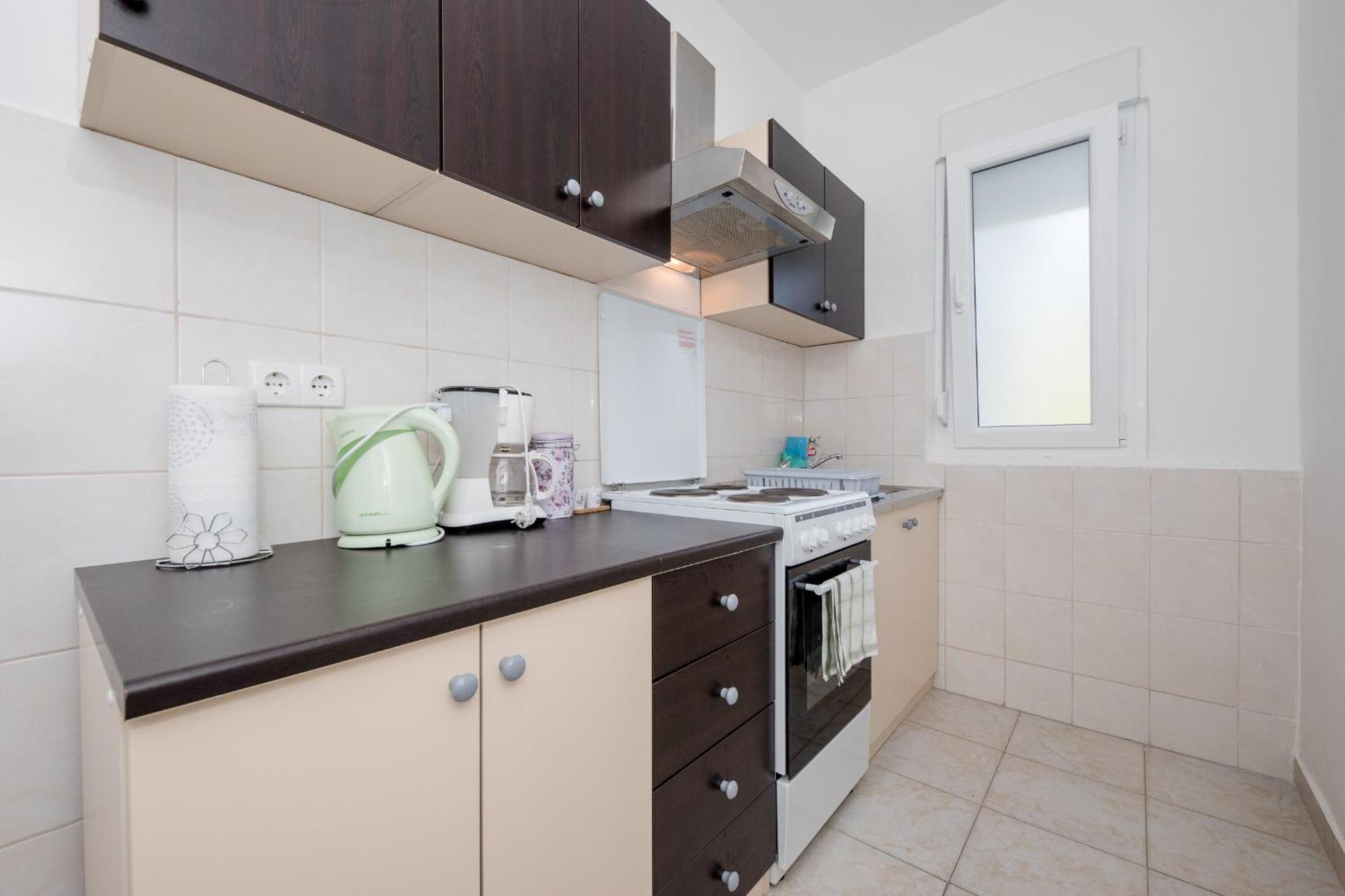 Apartments Mladenka In Banjol الغرفة الصورة